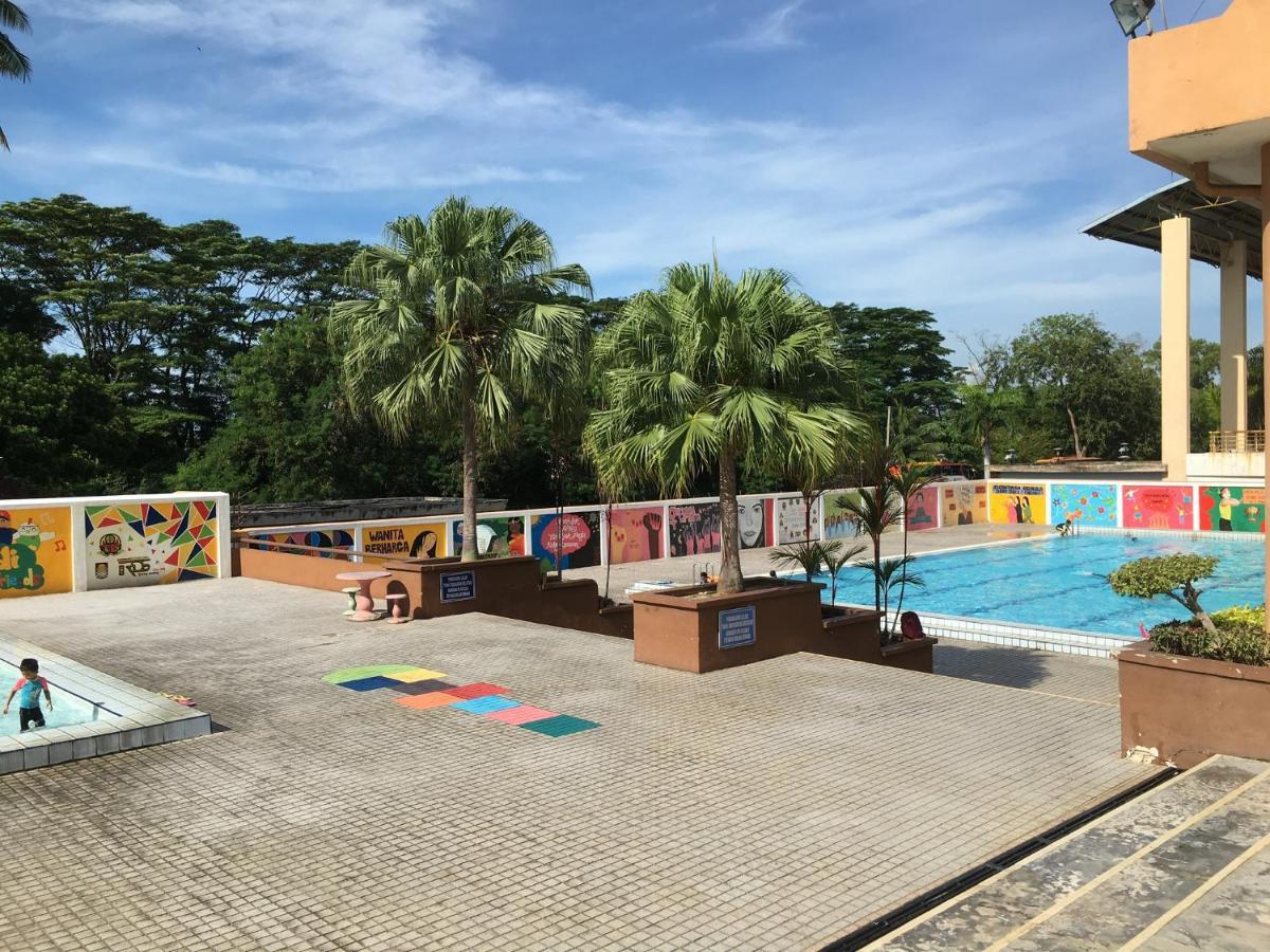 Homestay D'ashikin Village & *